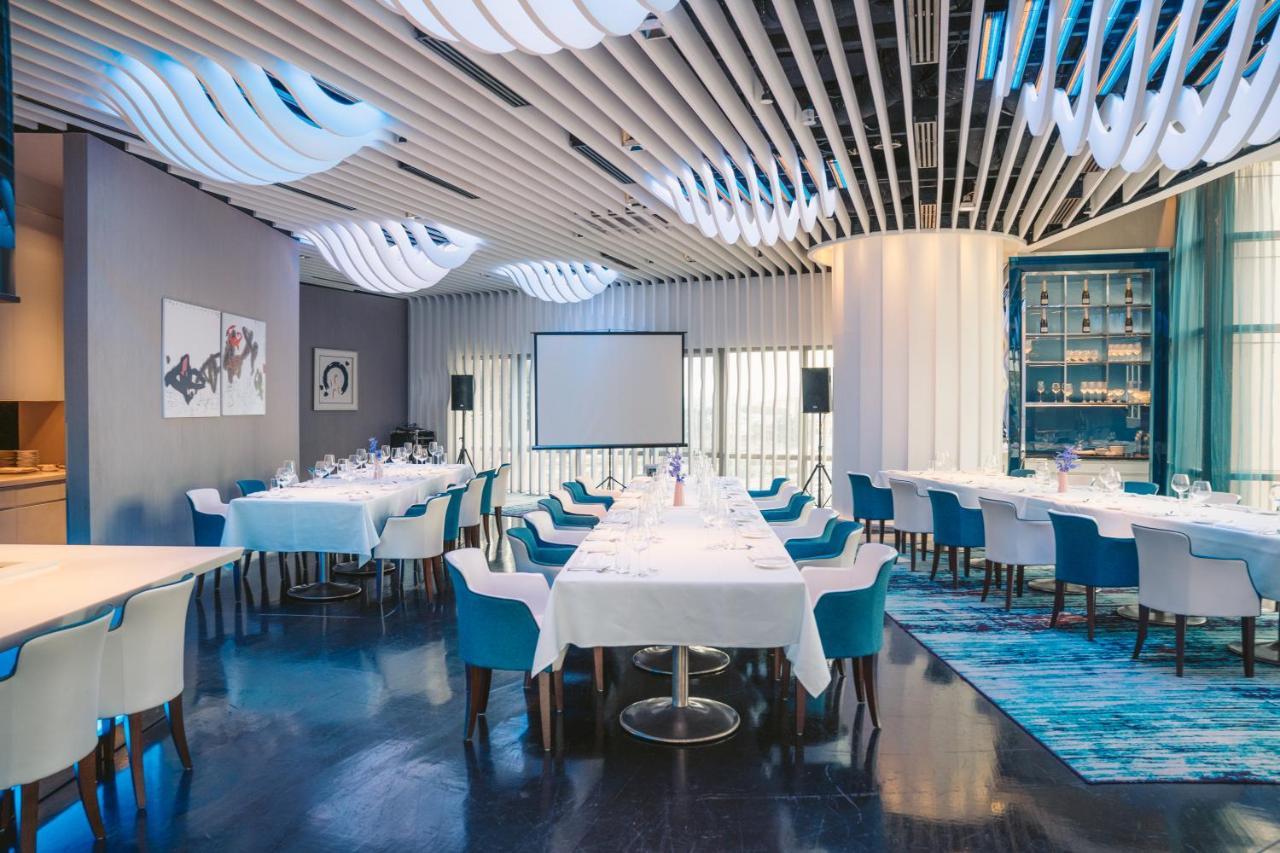 더 가든스 - 세인트 자일스 시그니처 호텔&레지던스 쿠알라룸푸르 외부 사진 The interior of the restaurant