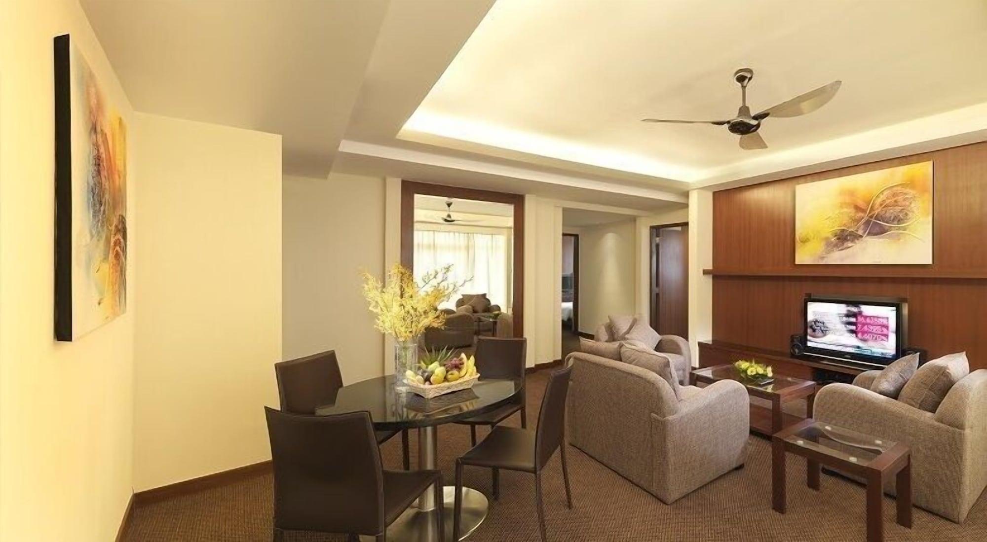 더 가든스 - 세인트 자일스 시그니처 호텔&레지던스 쿠알라룸푸르 외부 사진 A typical suite at the hotel